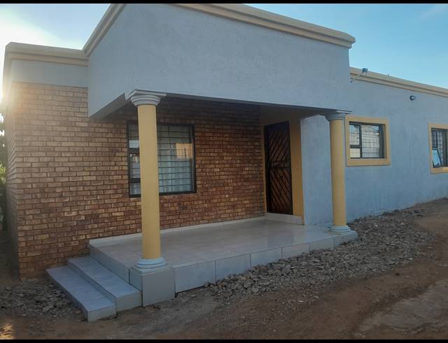 3 BEDROOM HOUSE FOR SALE IN NELLMAPIUS